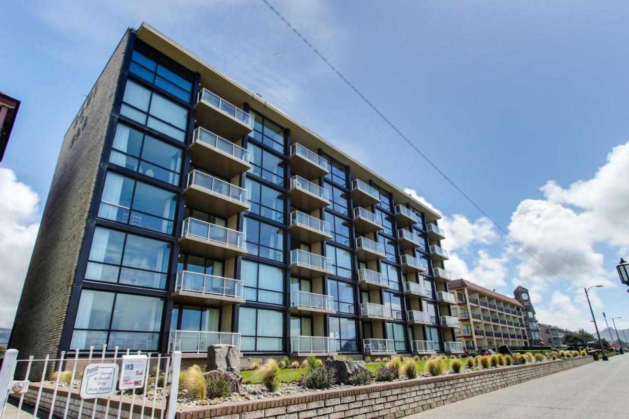 Sand & Sea: Coastal Cove Apartment Seaside Exterior photo